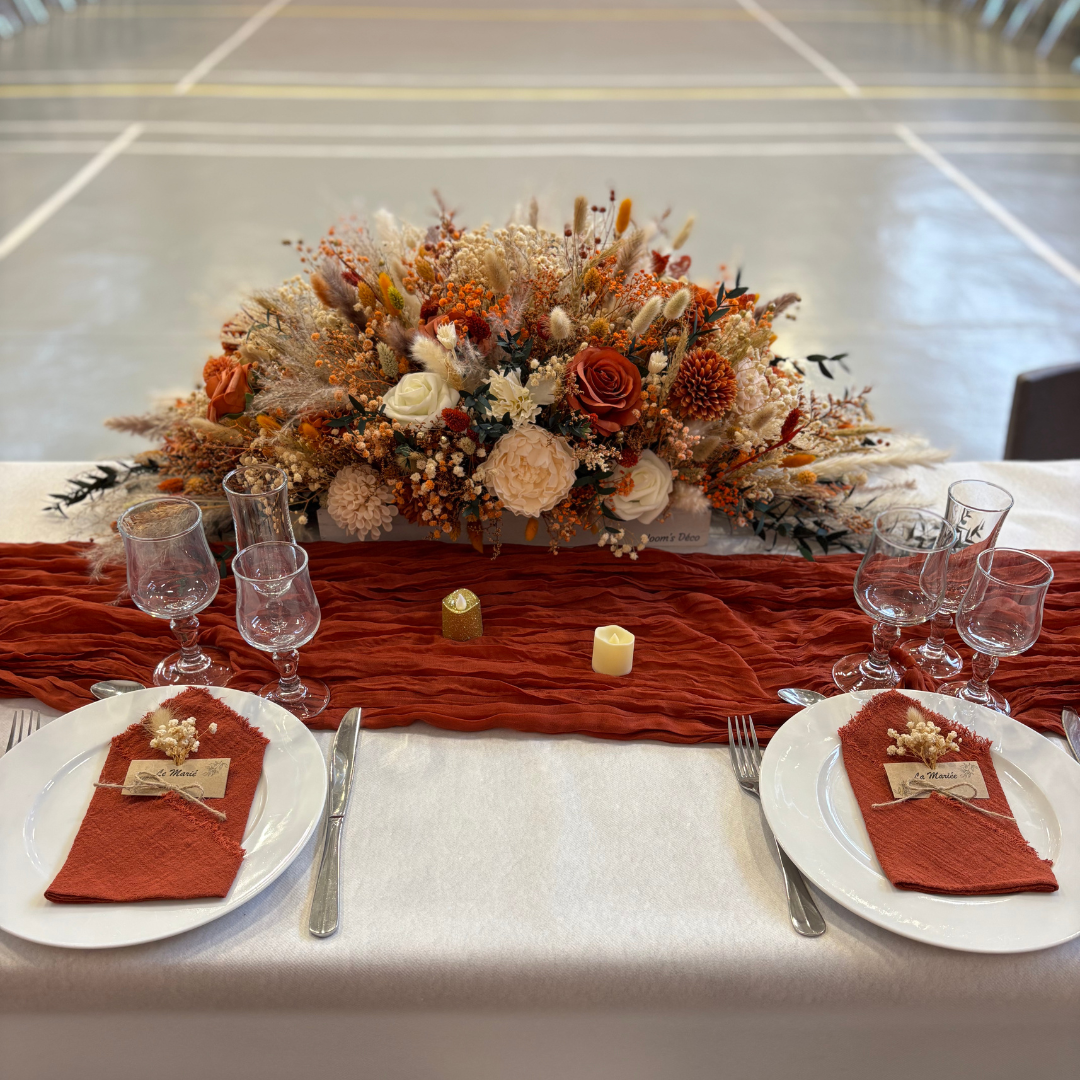 Composition table d’honneur en fleurs séchées et artificielles